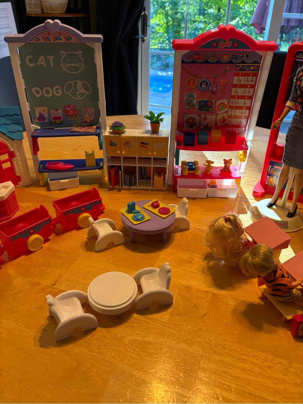 Mattel Classroom Playset with Pink, Purple, White Accents.